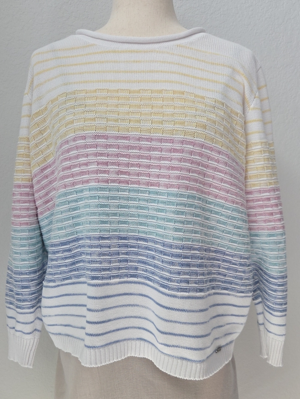 Collection L Pastel Stripe Lightweight Crew Knit Sweater Easy Wear Pullover Top